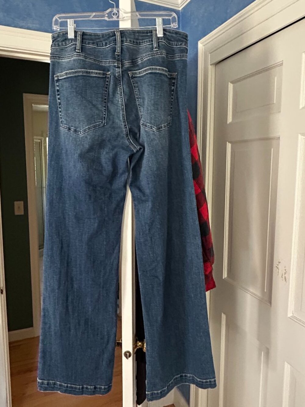 NWOT Silver Jeans Co. Ladies Mid-rise Curvy Fit Wide Leg Jeans 32W/32L